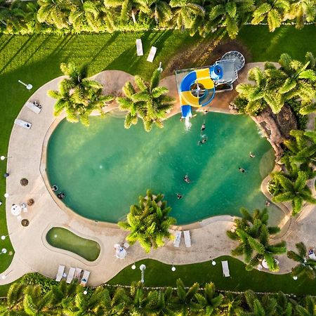 Tasman Holiday Parks - Rollingstone Bagian luar foto