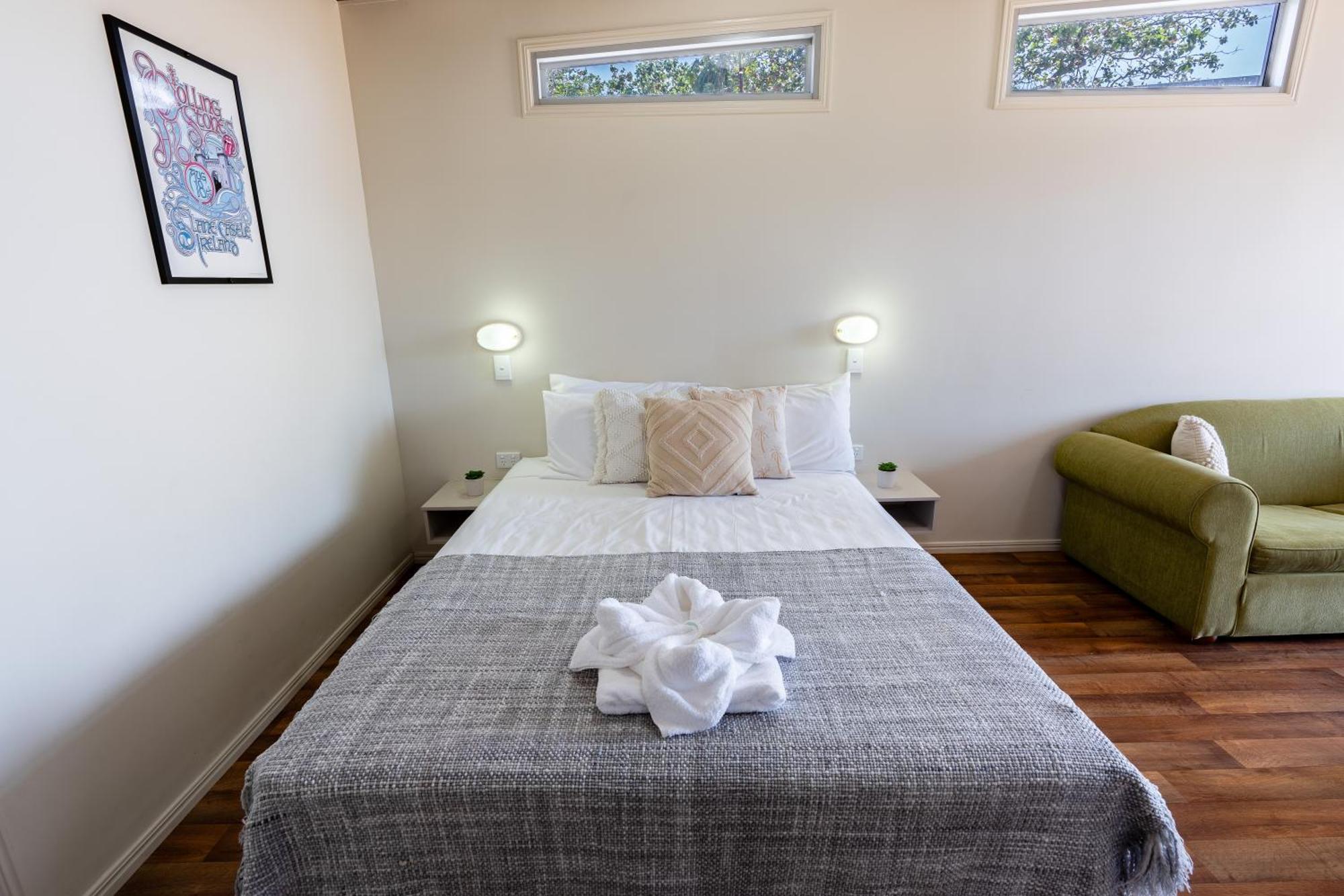 Tasman Holiday Parks - Rollingstone Bagian luar foto