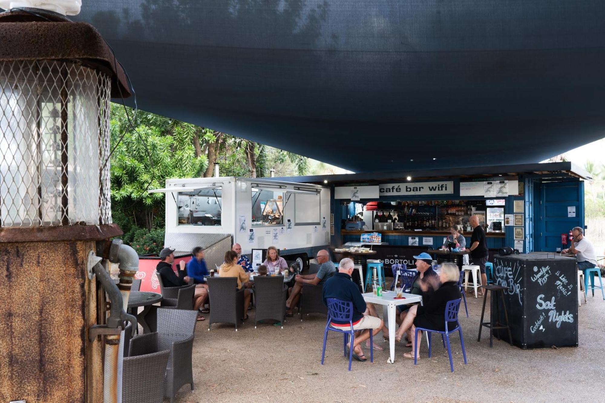 Tasman Holiday Parks - Rollingstone Bagian luar foto